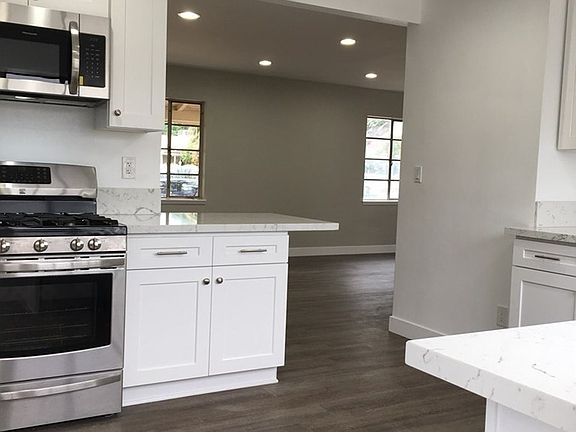5th image of 8036 Cantaloupe Ave