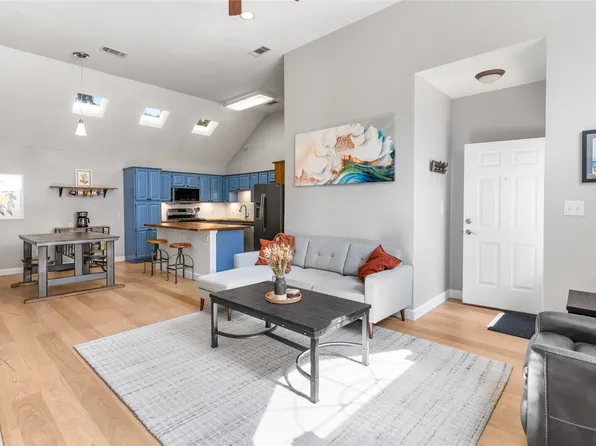 2032 Mallard Dr, Lewisville, TX 75077