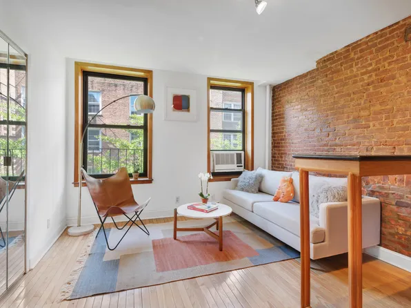 220 East 82nd Street 4RW image 3 of 10
