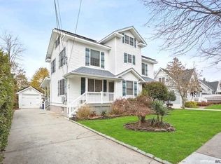 73 Lakeland Ave, Babylon, NY 11702