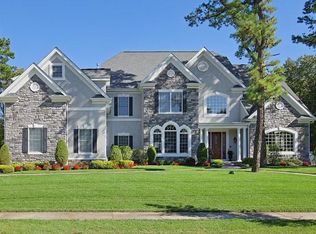 35 Old Stevens Ln, Voorhees, NJ 08043