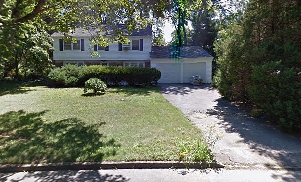 1st image of 4 Hastings Dr