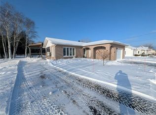 648 Principale, Beresford, NB E8K 2B5