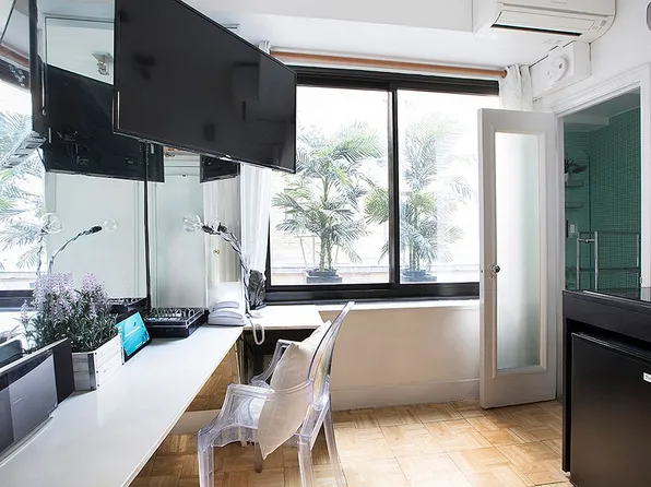 150 W 51st St APT 1927A, New York, NY 10019