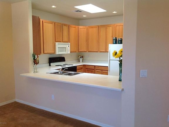 4th image of 448 W Elkhorn Ct
