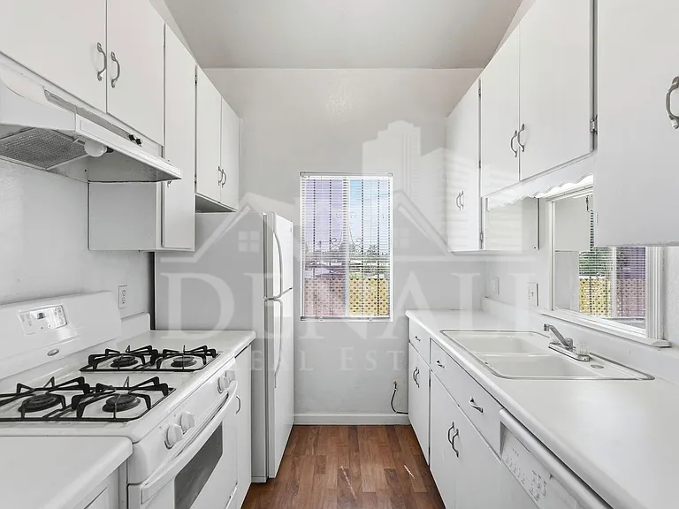 808 S Langley Ave #201 — Photo 8