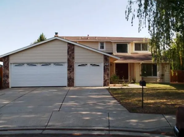 2675 Desert Flower Ct, Sparks, NV 89434