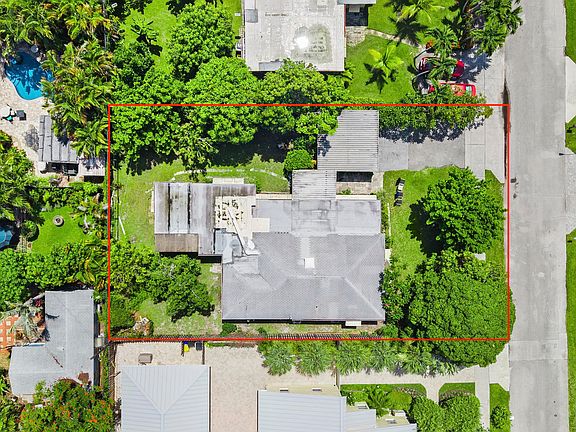 4th image of 209 NE 5th Court