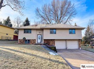 15739 O Cir, Omaha, NE 68135