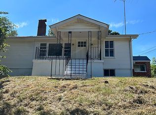 2430 W Beverley St, Staunton, VA 24401