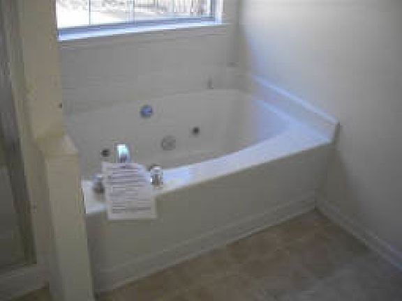 4th image of 6018 Hillvale Ct