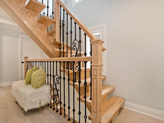 2nd image of 18 Connaught Ave
