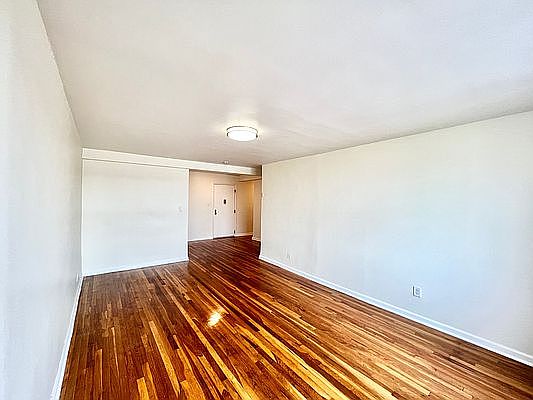 3rd image of 4140 Denman St APT 5W