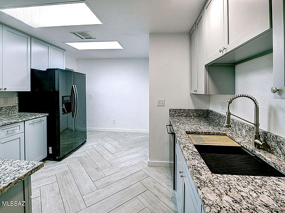 5th image of 638 W Rushwood Dr