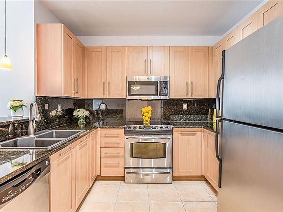 5th image of 511 SE 5th Avenue #PH 2511