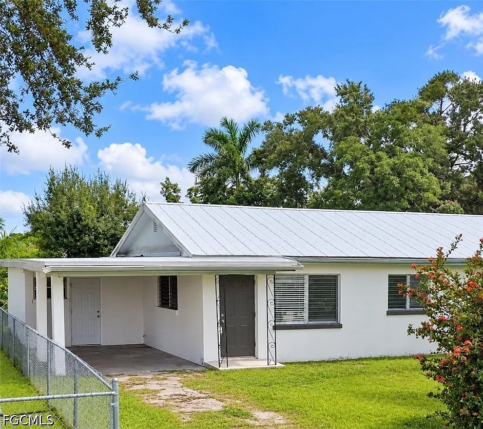 2 bed, 1.0 bath, 800 sqft, $1,345 — Photo 1