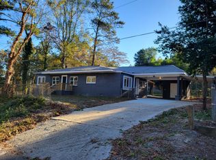 1372 Creech Dr, Spring Lake, NC 28390