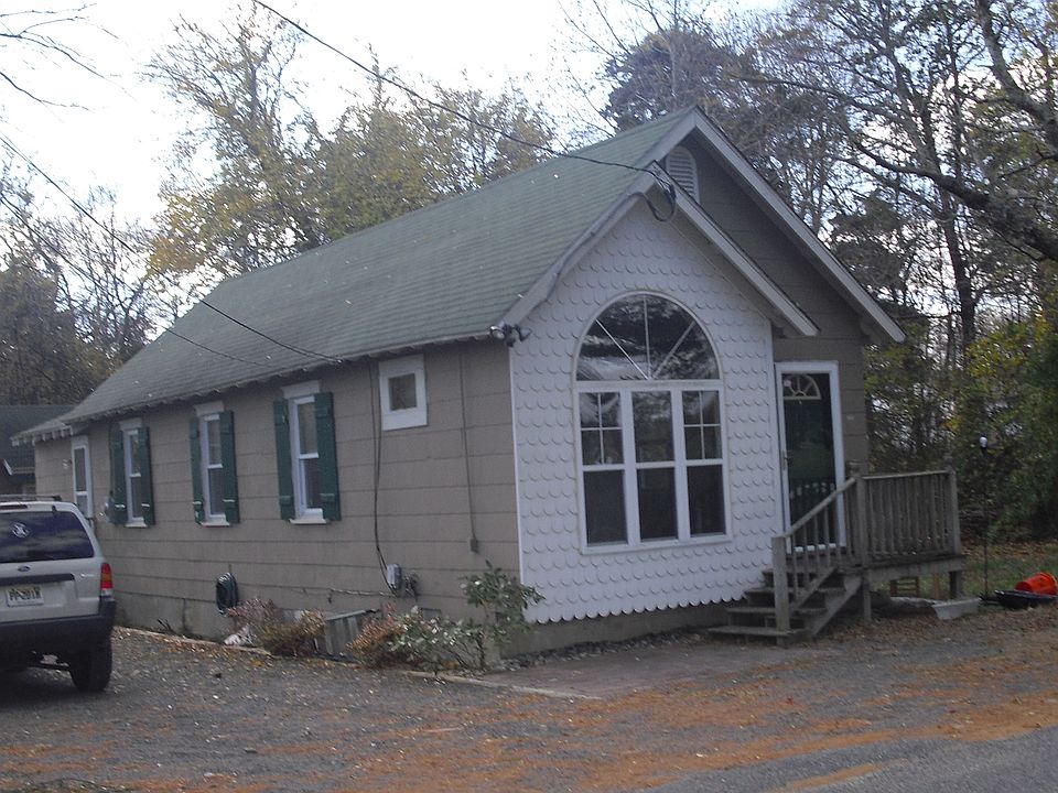 1st image of 722 E Bartlett Ave