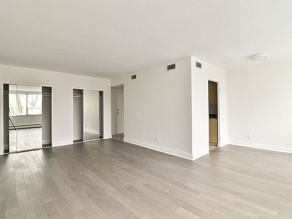 5th image of 484 Avenue Rd
