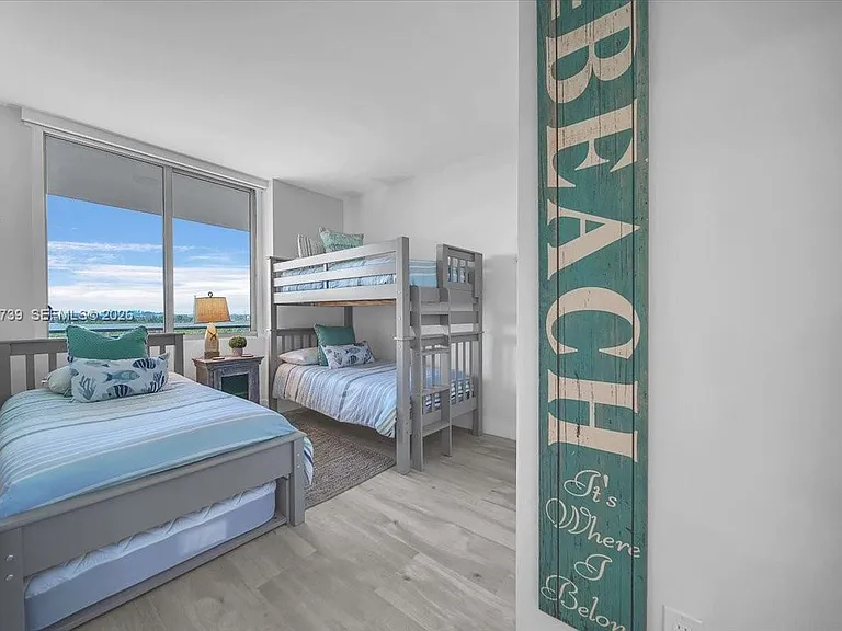 16385 Biscayne Blvd #1104 — Photo 30