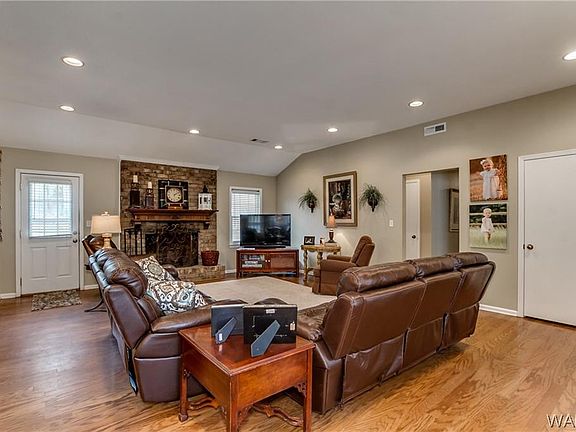 4th image of 4624 Spicewood St