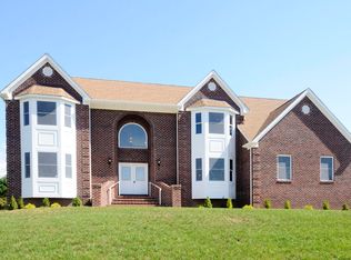 4 Adam Ct, Monroe Township, NJ 08831