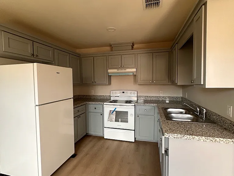 604 S 16th St #5 — Photo 3