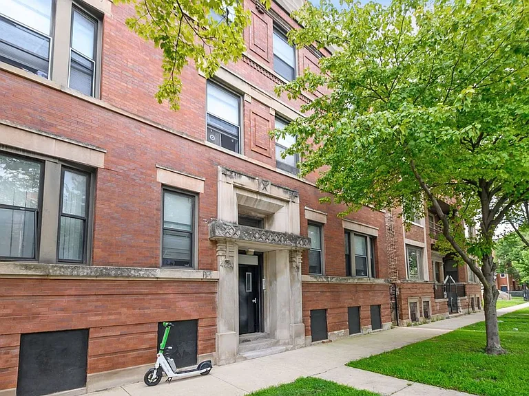 4352-58 S Indiana Ave #118-124 — Photo 1