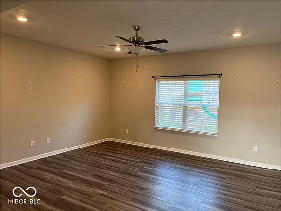 5th image of 9888 April Rose Dr