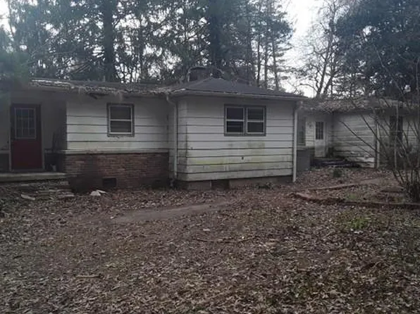 125 Poetry Ln, Hendersonville, NC 28791