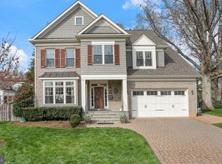 4909 34th St N, Arlington, VA 22207