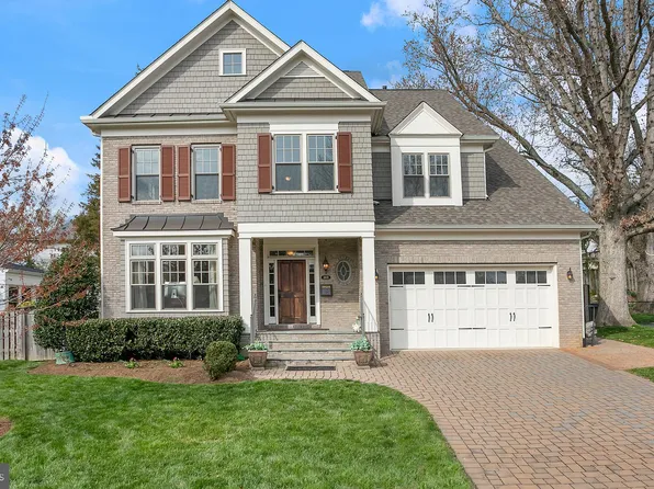 4909 34th St N, Arlington, VA 22207