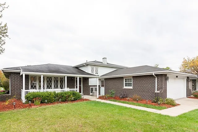 601 Honey Locust Ln photo 1