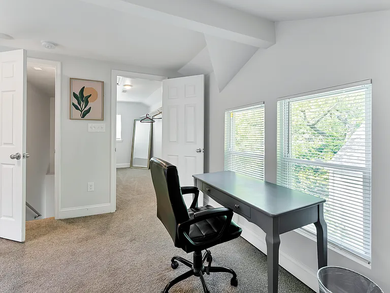 1133 E Leicester Ave — Photo 24