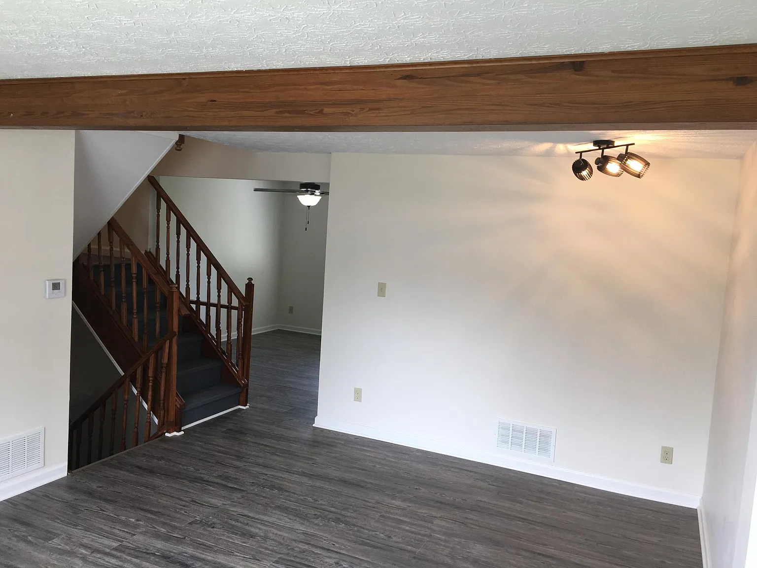 3 bed, 1.5 bath, 1220 sqft, $1,800 — Photo 3