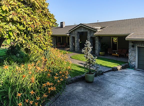 4th image of 10115 SE Evergreen Hwy