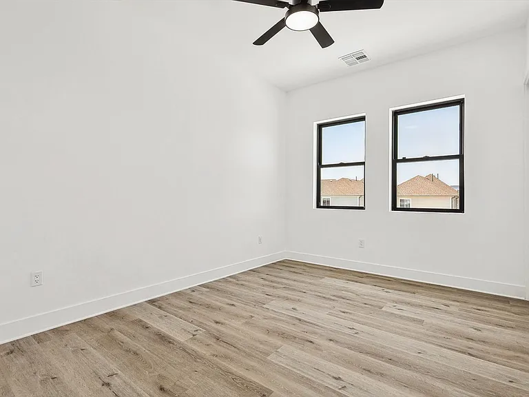 767 W Main St #205 — Photo 4