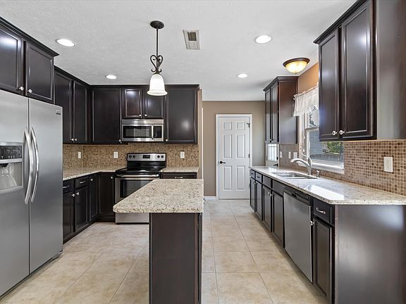 2nd image of 5806 Mill Oak Dr