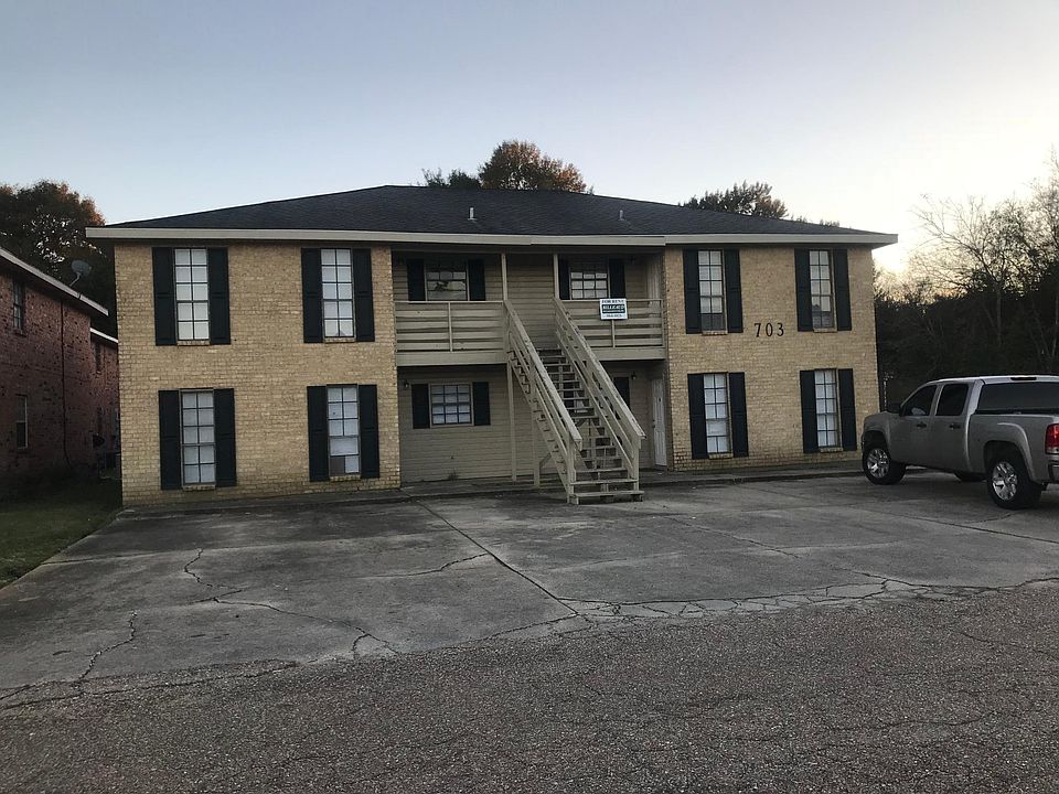 1st image of 703 Sweetbriar St APT B