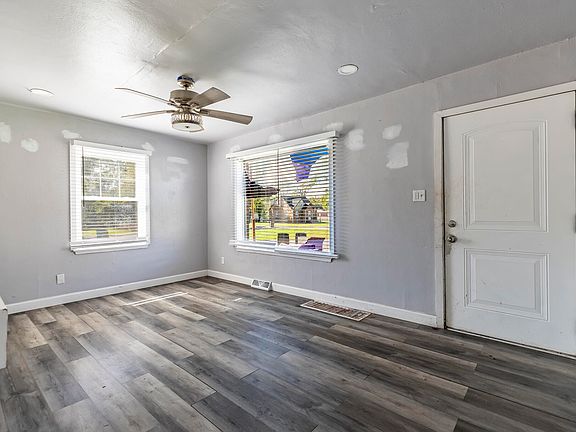 3rd image of 4433 Vermont Ct