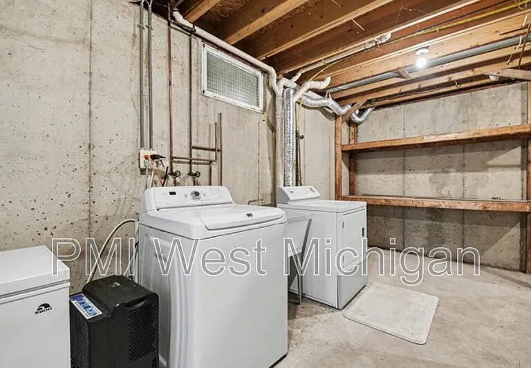 6593 Crownpointe Dr SW — Photo 22