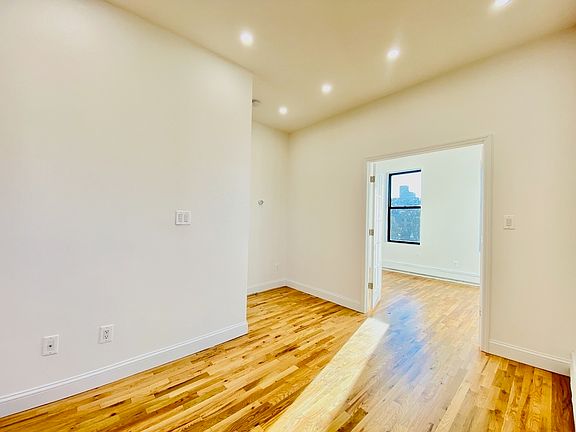 3rd image of 208 Franklin St APT 3R