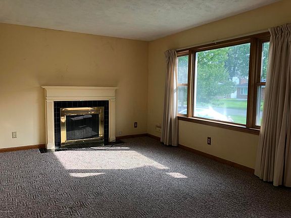 4th image of 3539 Mayo Dr