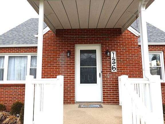 2nd image of 136 E Kilbourne Dr