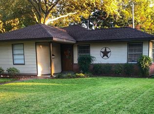 102 Jonquil St, Lake Jackson, TX 77566