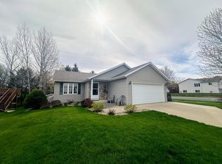 902 4th Ave NE, Byron, MN 55920