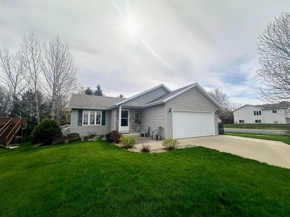 902 4th Ave NE, Byron, MN 55920