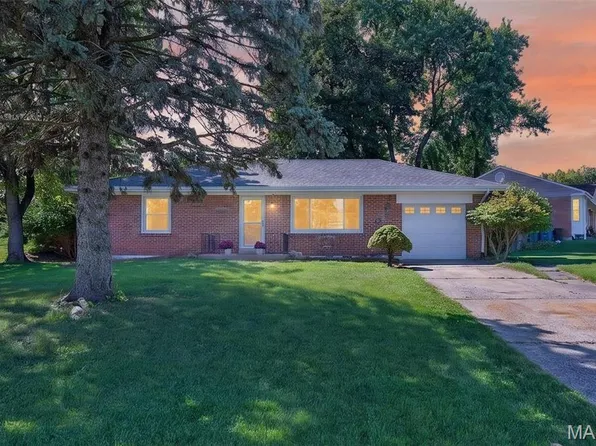 728 Pine St, Saint Charles, MO 63301
