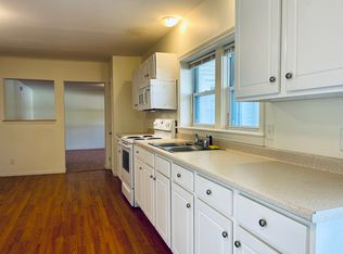 28 Railroad Ave #B, Springvale, ME 04083