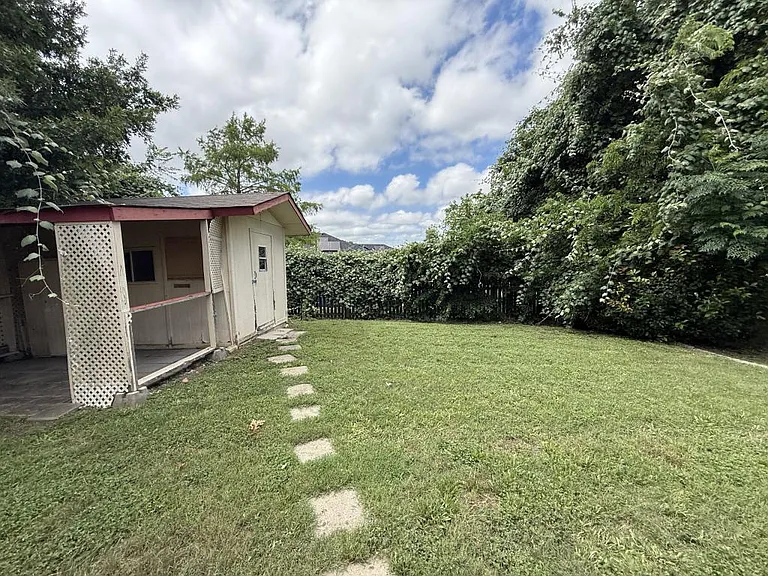 2302 Tracey Ann Ln — Photo 43